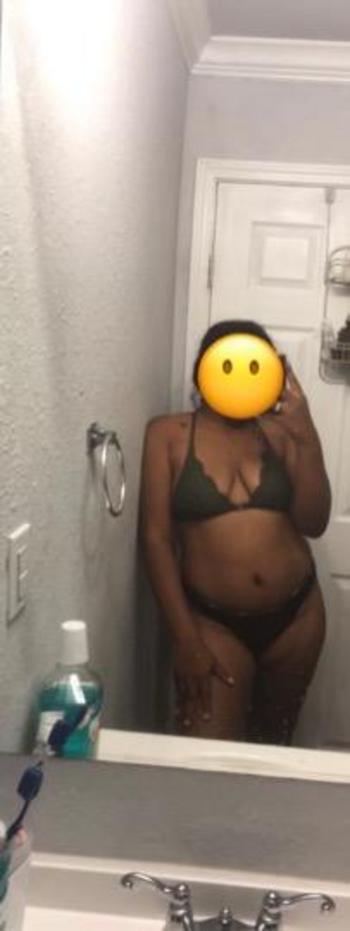 Layla, 21  female escort, San Antonio
