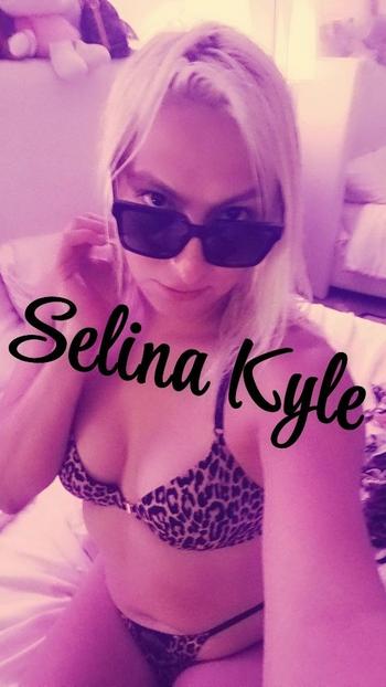 Selina Kyle, 28  female escort, San Antonio