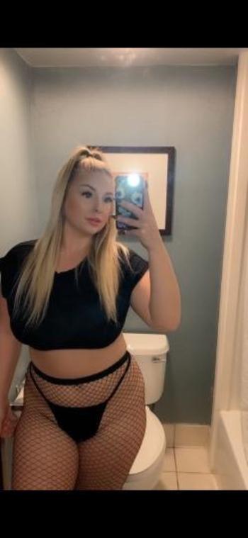 Gabby , 27  female escort, San Antonio