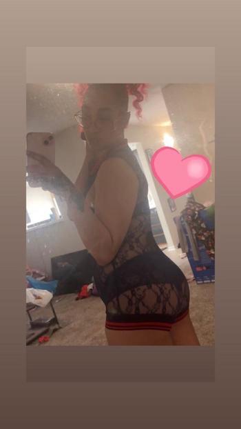 Lemon, 26  female escort, San Antonio